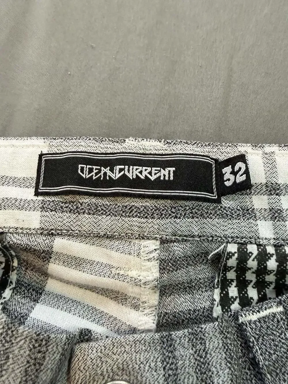 Ocean Current Plaid Shorts Gray White Men’s Size 32 Casual Flat Front